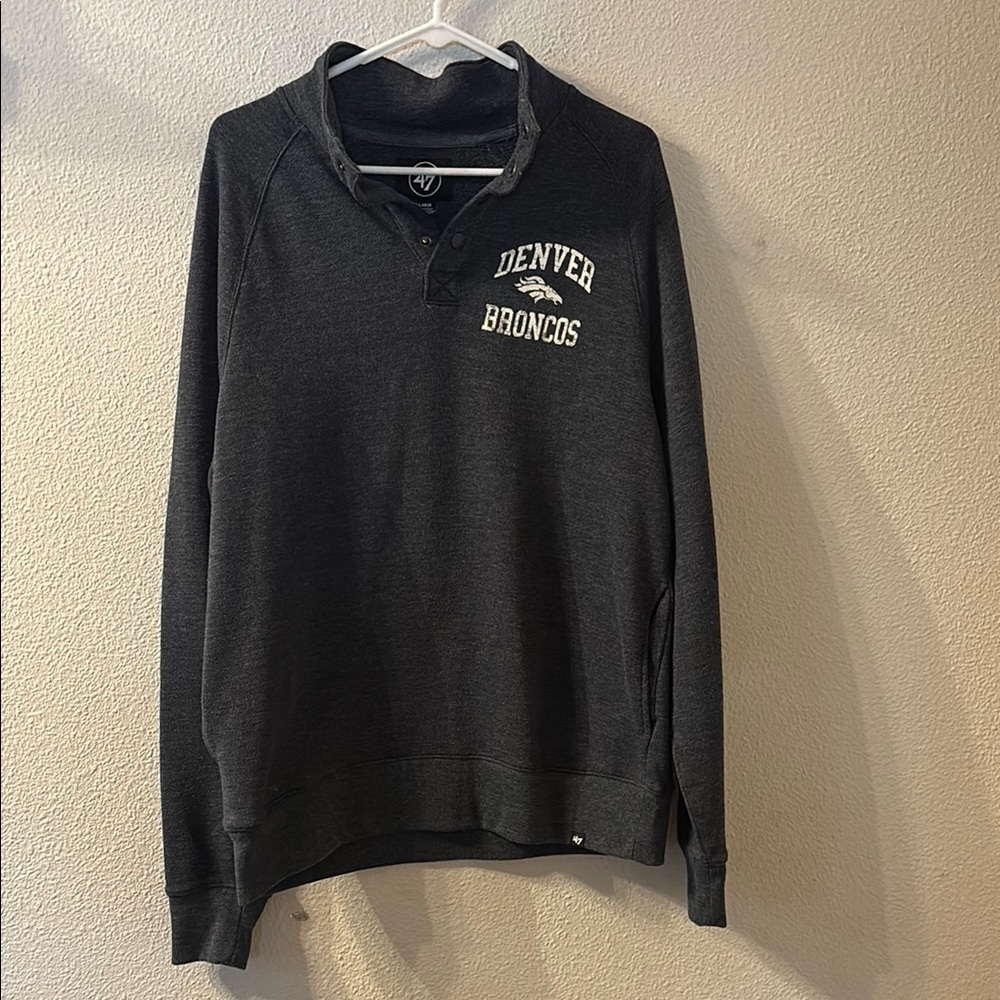 47’ Denver Broncos quarter button down pullover